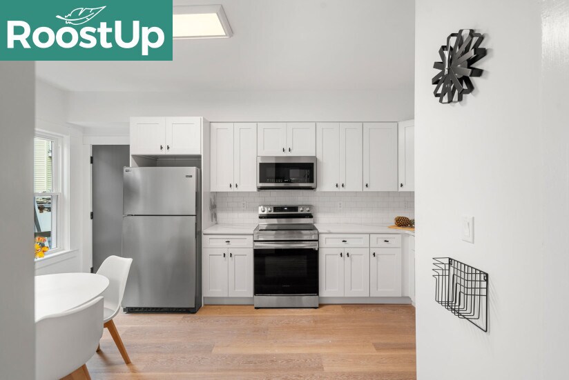 Furnished Bedroom with Private Ensuite Bat in Boston, MA - Building Photo