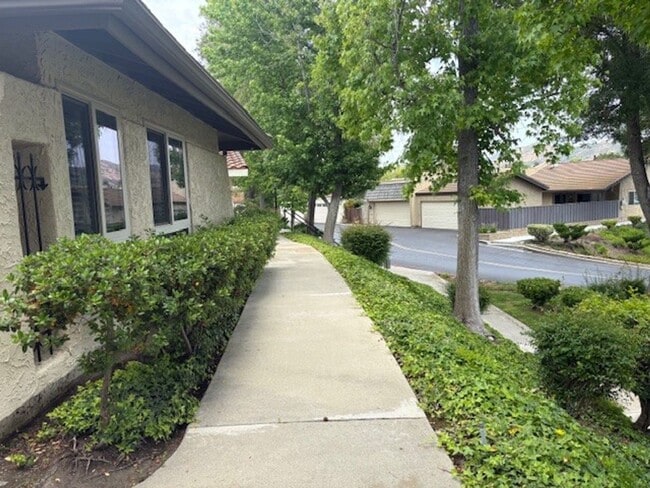 2826 Shoreview Cir in Westlake Village, CA - Building Photo - Building Photo