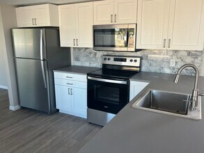 2333 W Larkspur Dr in Phoenix, AZ - Building Photo - Building Photo