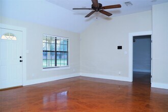 218 Hickory St in Sweeny, TX - Building Photo - Building Photo