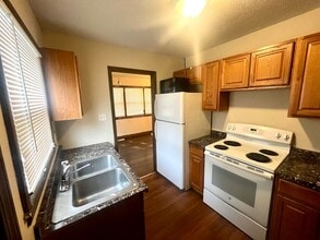 2921 S Appleton Ave in Independence, MO - Building Photo - Building Photo