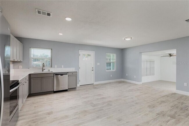 211 N Bradford Ave in Tampa, FL - Building Photo - Building Photo