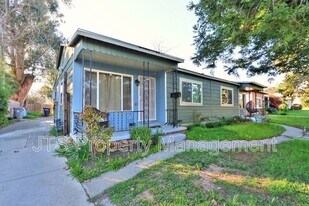 4702 65th St in Sacramento, CA - Building Photo