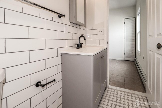 364 Market St in Perth Amboy, NJ - Foto de edificio - Building Photo