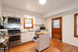 146 Lincoln Ave in Millvale, PA - Foto de edificio - Building Photo