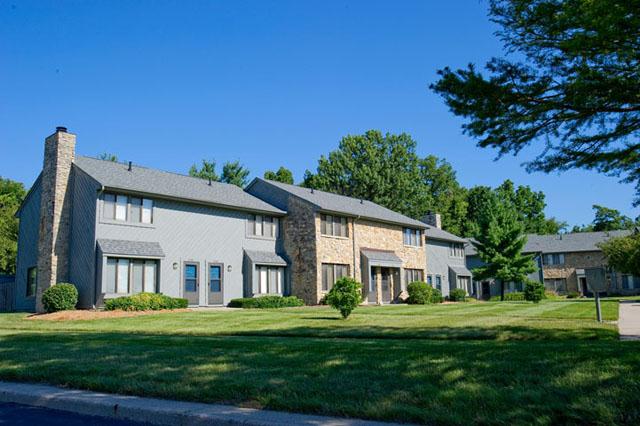 Woodlake in Indianapolis, IN - Foto de edificio