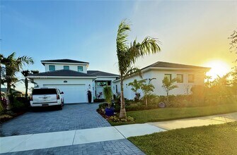 11460 SW Pietra Wy in Port St. Lucie, FL - Foto de edificio - Building Photo
