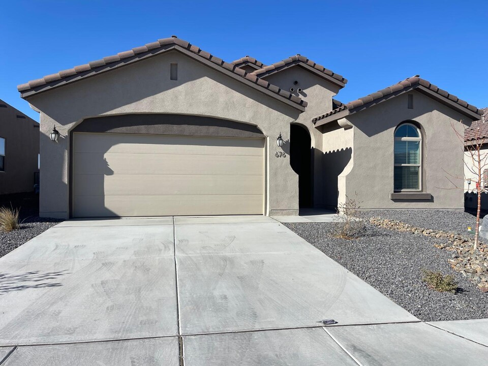 676 Amatista Lp SE in Rio Rancho, NM - Building Photo