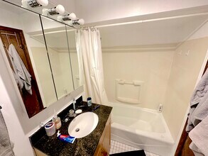 856 N May St in Chicago, IL - Building Photo - Building Photo