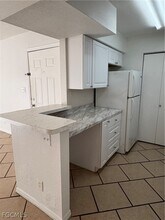 2855 Winkler Ave in Ft. Myers, FL - Building Photo - Building Photo
