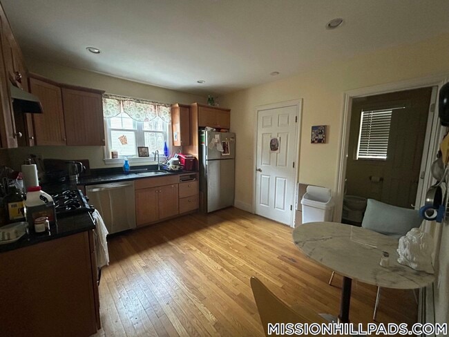 100 Hillside St, Unit 2 in Boston, MA - Building Photo - Building Photo