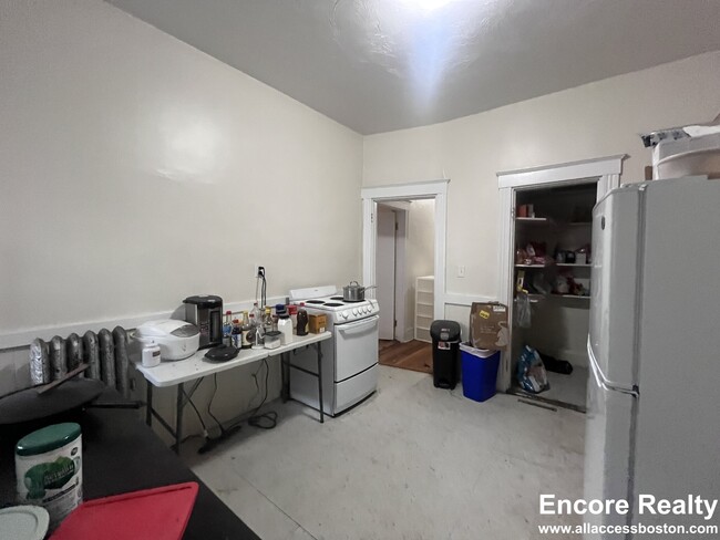 27 Long Ave, Unit 29 in Boston, MA - Building Photo - Building Photo