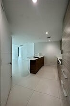 1300 S Miami Ave, Unit 4209 in Miami, FL - Building Photo - Building Photo