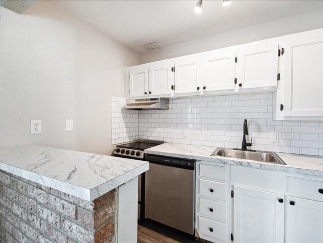 2322 Dunlavy St in Houston, TX - Building Photo - Building Photo