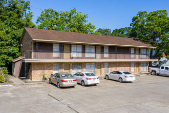 Greenwell & Lone Oak in Baton Rouge, LA - Building Photo - Building Photo