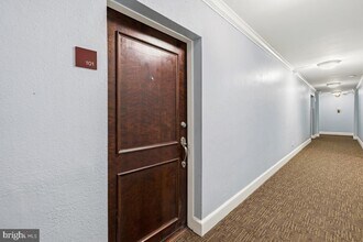 906 S Washington St in Alexandria, VA - Building Photo - Building Photo