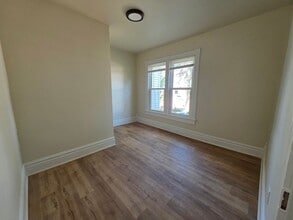 124 S Lake St in Gillett, WI - Building Photo - Building Photo