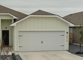 3412 Scott Cir in Seguin, TX - Building Photo