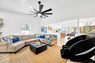 10755 Clara Ln in St. Petersburg, FL - Building Photo - Building Photo