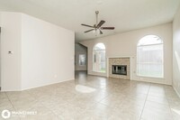 212 Patton Dr in Cedar Hill, TX - Foto de edificio - Building Photo