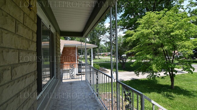 5122 Braidwood Dr in Louisville, KY - Building Photo - Building Photo