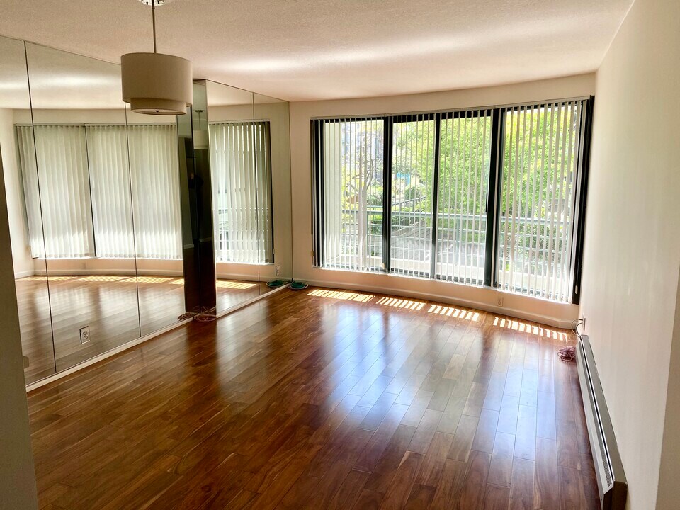 300 3rd St, Unit 408 in San Francisco, CA - Building Photo