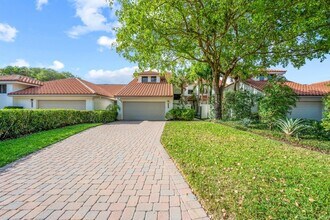 2443 Windsor Way Ct in Wellington, FL - Building Photo - Building Photo