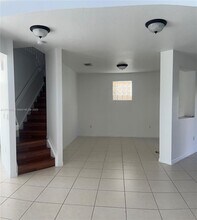4409 NW 113th Ct in Doral, FL - Building Photo - Building Photo