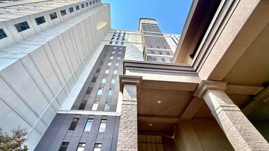 717 Riverside Dr in Memphis, TN - Foto de edificio - Building Photo