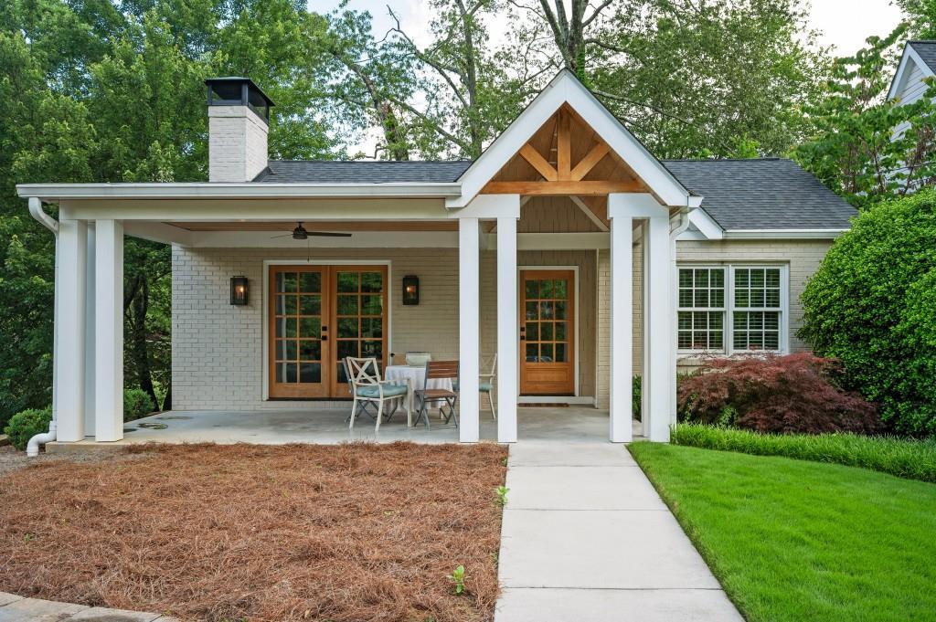 220 Lakeview Ave NE in Atlanta, GA - Building Photo
