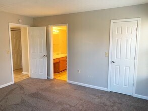 4532 Golden Meadow Ct in Indianapolis, IN - Foto de edificio - Building Photo