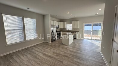 141 Randwick Ln in Greer, SC - Foto de edificio - Building Photo