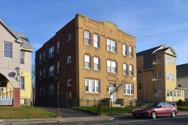 1932 Broad St in Hartford, CT - Building Photo - Building Photo