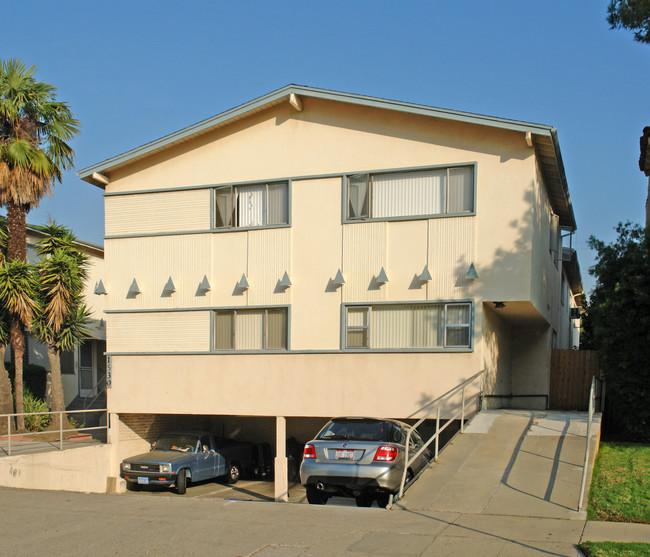 1530 S Sherbourne Dr in Los Angeles, CA - Building Photo - Building Photo