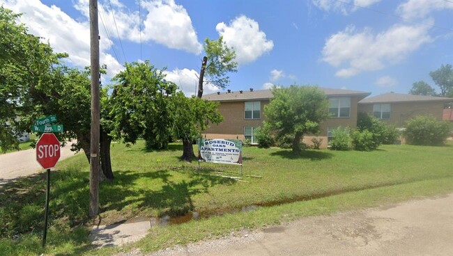 306 W Avenue D in Rosebud, TX - Building Photo - Building Photo