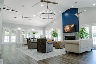 The Henry in Hattiesburg, MS - Building Photo