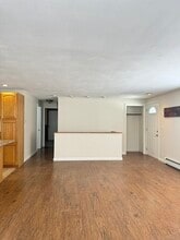 33 N Sullivan Rd in Charlton, MA - Building Photo - Building Photo