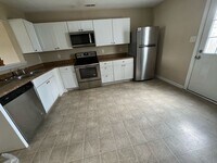 104 Fairwood Ct photo'