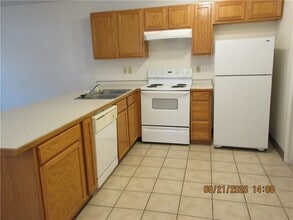 1403 E Andy Devine Ave in Kingman, AZ - Foto de edificio - Building Photo
