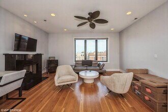 1136 N California Ave in Chicago, IL - Building Photo - Building Photo