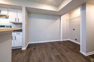 2121 Lobdell Blvd in Baton Rouge, LA - Foto de edificio - Building Photo