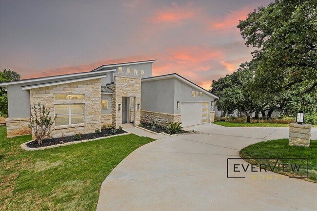 1314 Clayton Nolen Dr in Horseshoe Bay, TX - Building Photo - Building Photo