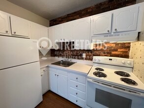 78 S Huntington Ave in Boston, MA - Foto de edificio - Building Photo