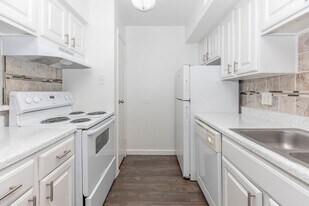 12335 Antoine Dr, Unit 1602 in Houston, TX - Building Photo