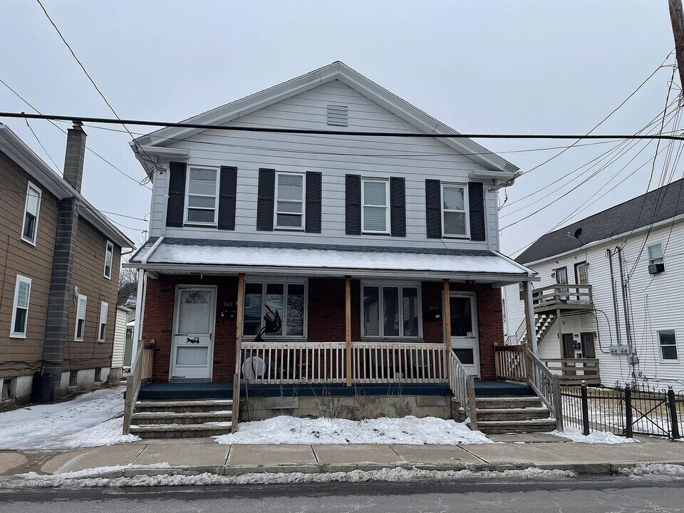 245-247 E Main St in Wilkes-Barre, PA - Building Photo
