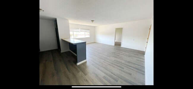 4240 S Figueroa St in Los Angeles, CA - Foto de edificio - Building Photo