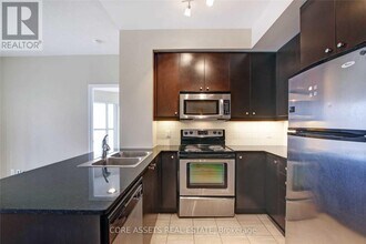 60-3360 Absolute Ave in Mississauga, ON - Building Photo - Building Photo