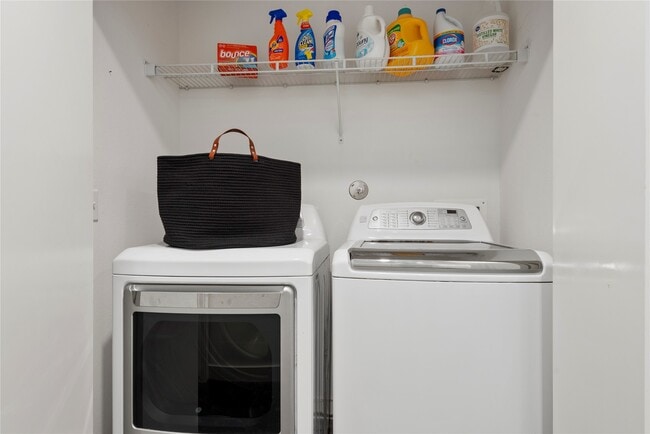 property at 2914 Commerce St