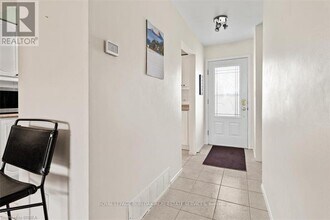 11 Colmar Pl in Hamilton, ON - Building Photo - Building Photo