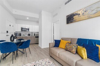 136 NW 26th St in Miami, FL - Building Photo - Building Photo